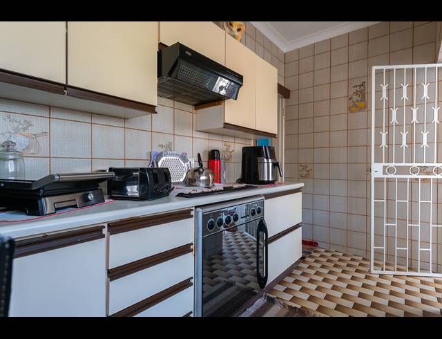 3 BEDROOM FREEHOLD FOR SALE IN ROSEACRE